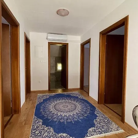 Vila Luxury With Outdoor Pool Stens Una