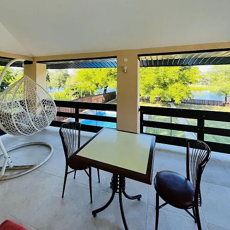 Luxury With Outdoor Pool Stens Una Vila