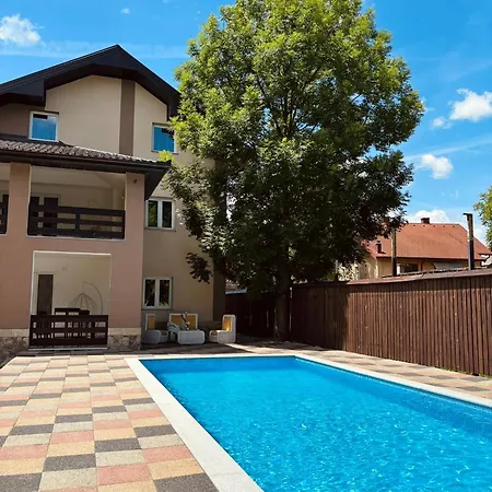 Vila Luxury With Outdoor Pool Stens Una